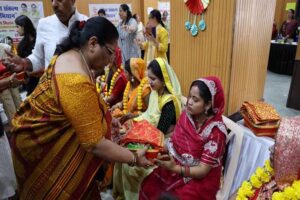 गर्भवती महिलाओं की हुई गोद भराई, माताओं को वितरित की गईं फूड बास्केट