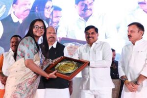 प्रधानमंत्री  मोदी ने लोकतंत्र को गौरवान्वित करते हुए सार्वजनिक जीवन जिया है
