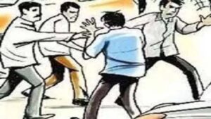 स्कूल में मामूली विवाद ने लिया हिंसक रूप, छात्र ने कुर्सी से किया हमला; 22 टांके लगे