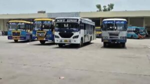 हरपाल चीमा के साथ बैठक के बाद बनी सहमति, पंजाब में सड़कों पर लौटीं बसें