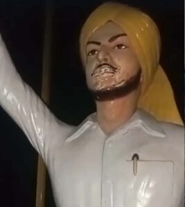 पंजाब के मोगा में भगत सिंह की प्रतिमा से छेड़छाड़, लोगों में भारी आक्रोश