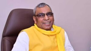 प्रत्याशी अपने उतारकर सिंबल हमारा दिया था’, ओम प्रकाश राजभर ने अखिलेश पर लगाया धोखा देने का आरोप