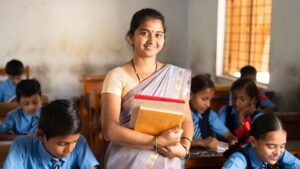 उत्तर प्रदेश शिक्षक भर्ती में जबरदस्त मुकाबला, 15 हजार पदों के लिए आए 7 लाख आवेदन