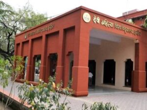 इंदौर DAVV में गर्भ संस्कार की ट्रेनिंग, योग से लेकर भ्रूण विकास तक की मिलेगी शिक्षा