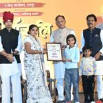 मुख्यमंत्री  साय ने ‘शौर्यांजलि : बस्तर के नायकों को समर्पित’ कार्यक्रम में अमर शहीदों को अर्पित की श्रद्धांजलि